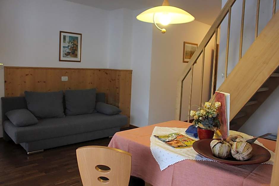 Garni Residence Trocker