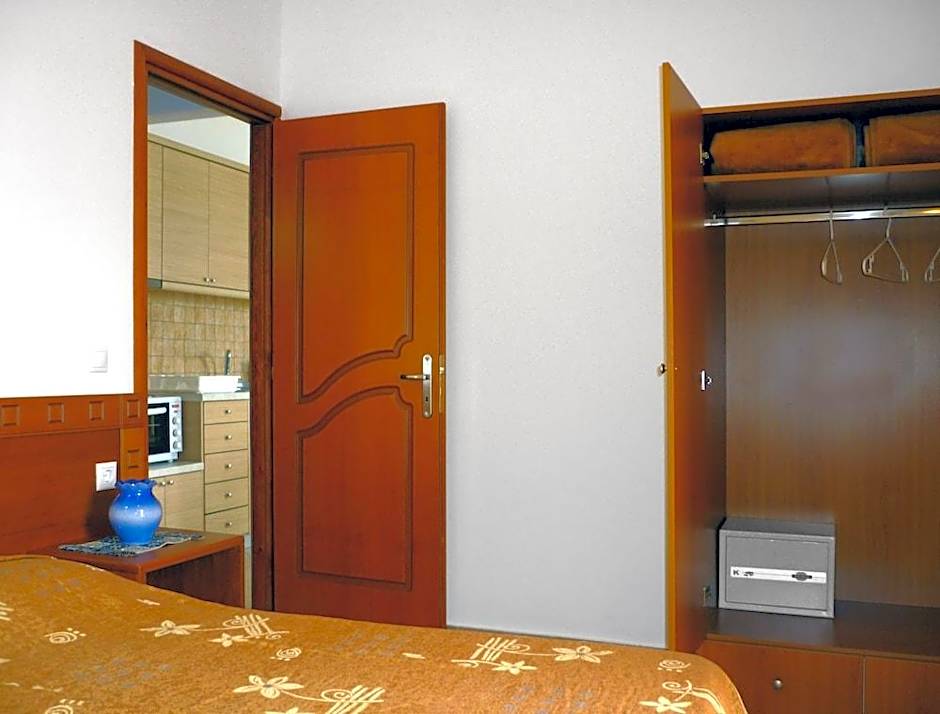 Nereides Seaside Apartments