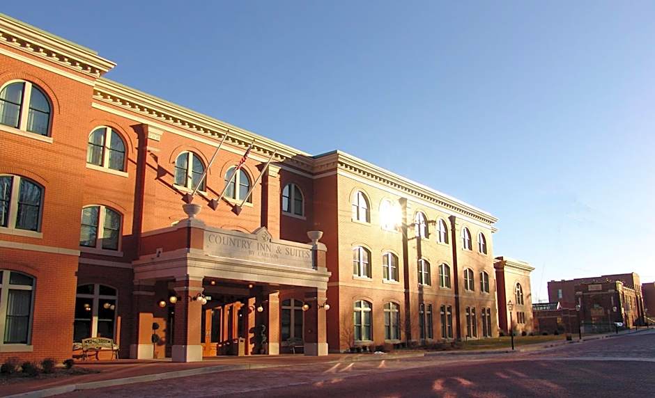 Country Inn & Suites by Radisson, St. Charles Historic District