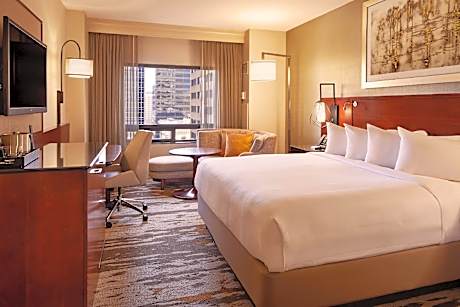 1 King Mob Acc 3X3 Shwr-Fitness Rm W/Full Bay