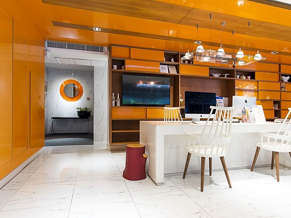 S Box Sukhumvit Hotel