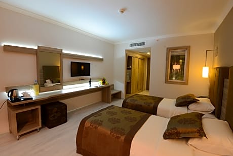 DOUBLE SINGLE USE SIDE SEA VIEW