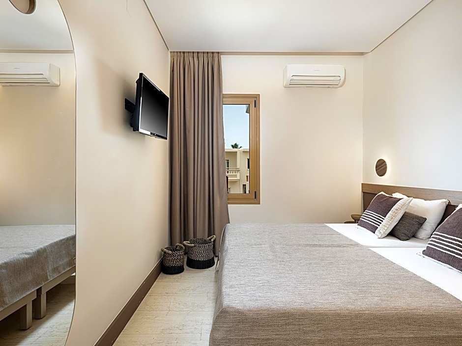 Esperides Beach Hotel Apartments