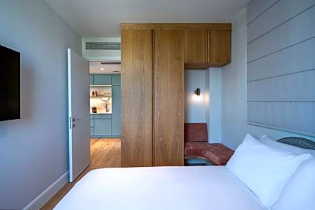 One-Bedroom Apartment with Balcony