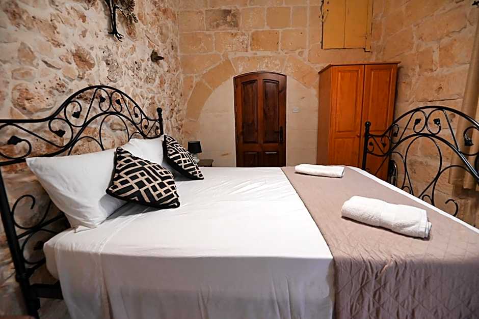 The Cloisters Bed And Breakfast