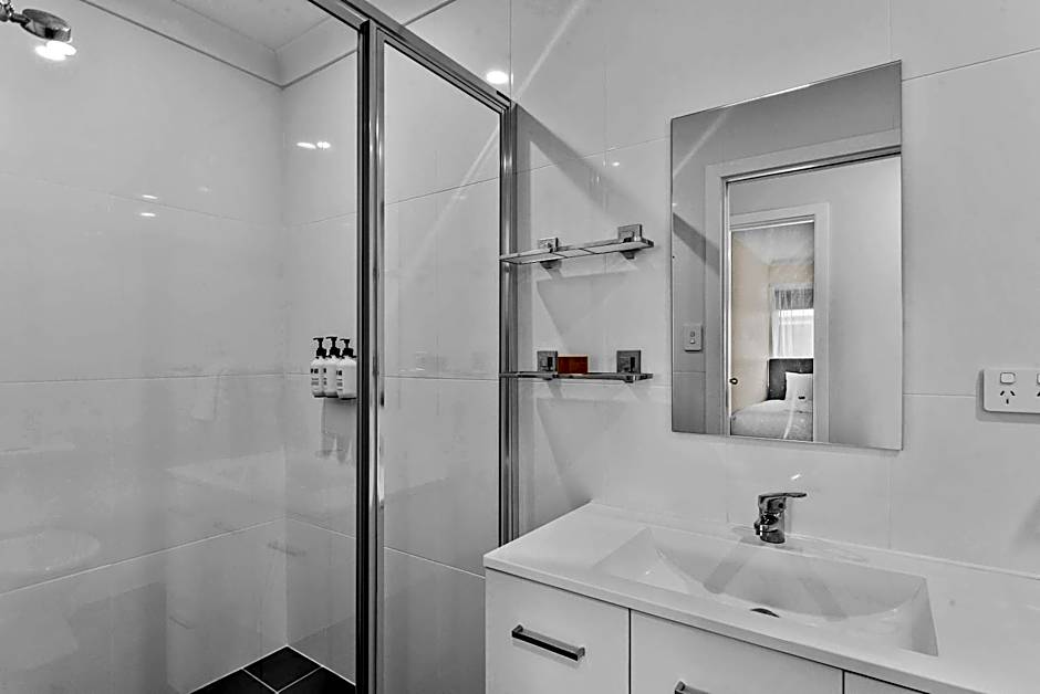 Lakeview Motel & Apartments