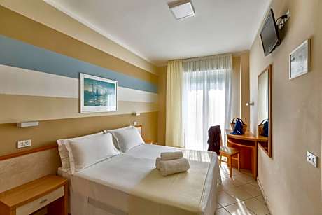 Double or Twin Room with Side Sea View