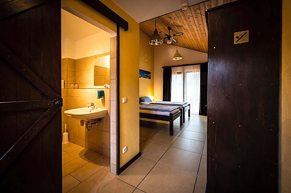 Roadcamp - American Motel & Sportsbar