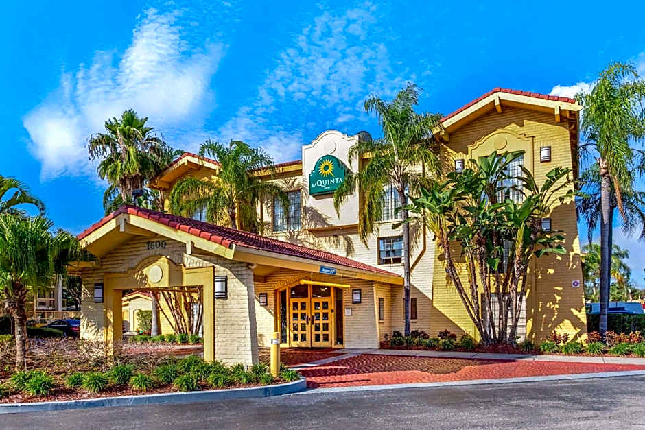 La Quinta Inn & Suites by Wyndham Tampa Bay Pinellas Park Clearw