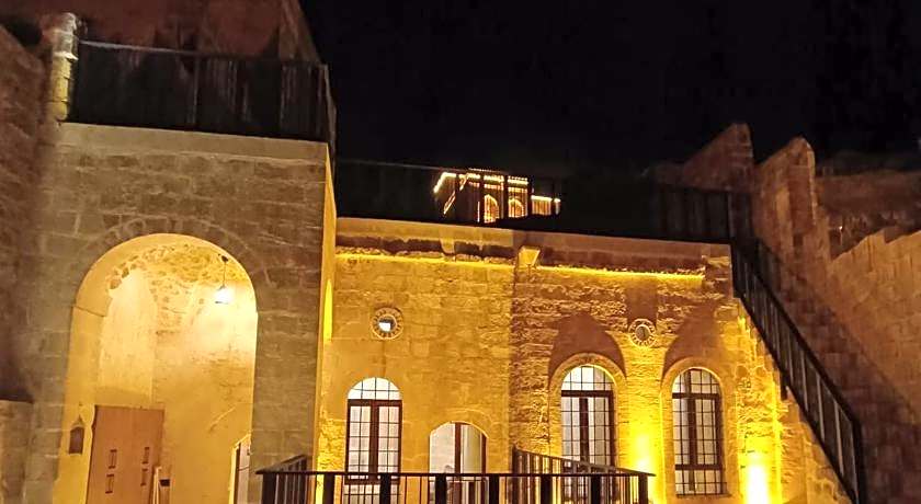 TUĞMANER  Small House AJAR