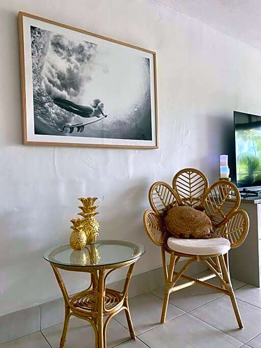 WanderLust - Little Slice of Heaven on Macrossan Str