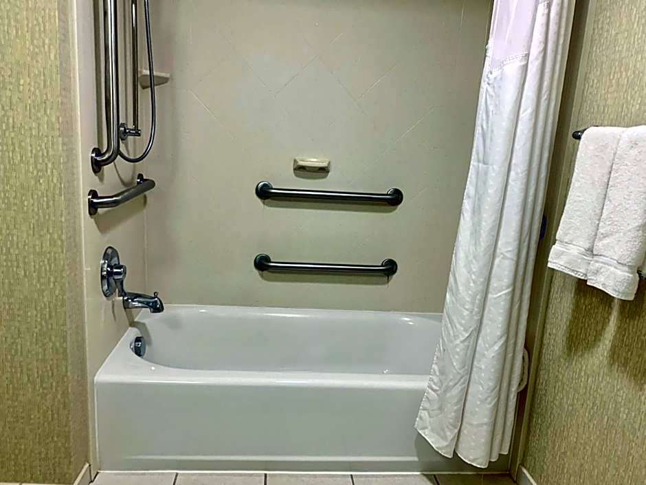 Holiday Inn & Suites Virginia Beach - North Beach By IHG