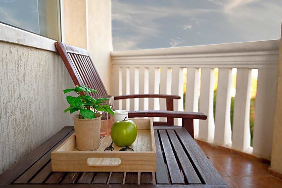 Alekta Hotel - Free Parking