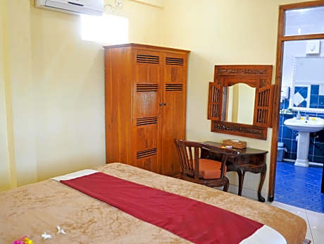 1 Bedroom Suite With Breakfast
