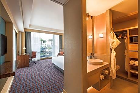 King Room - Day Use (Only for 6 Hours from 0900-2000 Hrs)