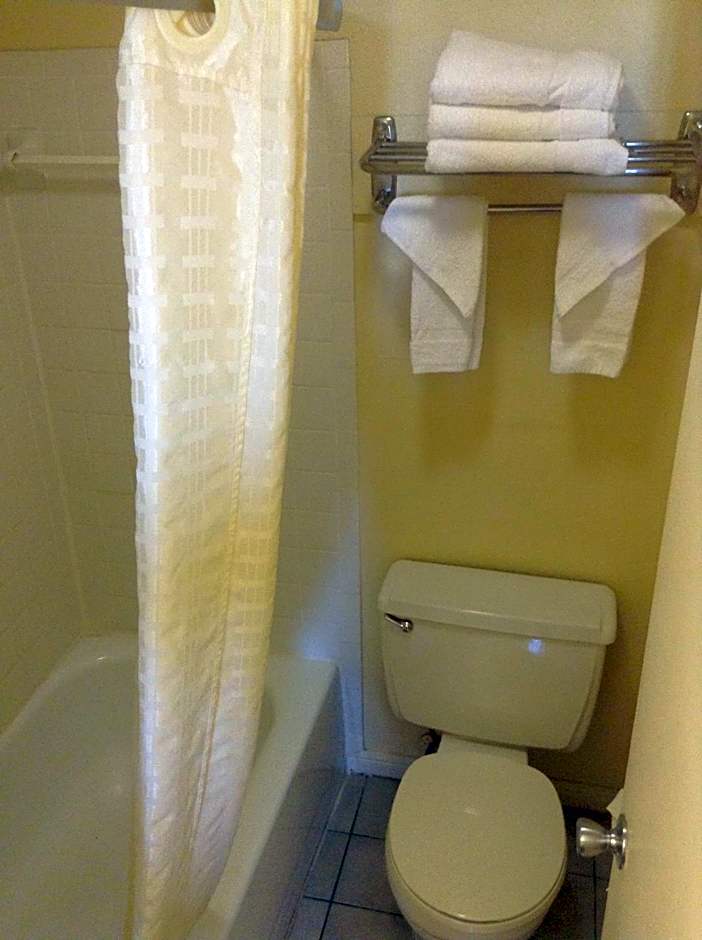 Super 8 by Wyndham New Orleans