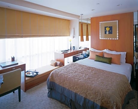 01Studio Apartment City View King Bed