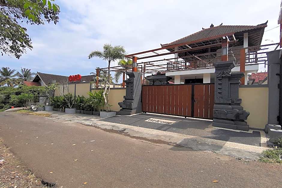 OYO 915 Villa Sari