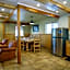 Charm Motel & Suites