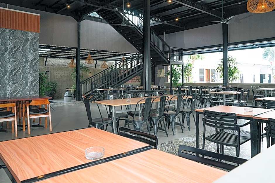 Sans WM Hotel Blitar