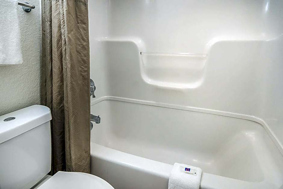Motel 6-Irving, TX - Dallas