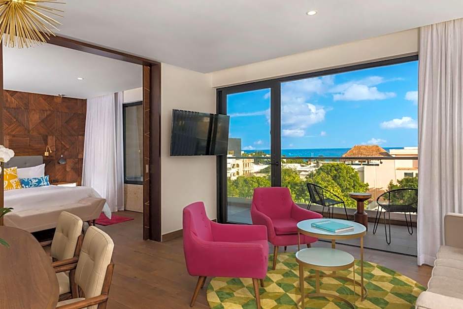 The Fives Downtown Hotel & Residences, Curio Collection by Hilton