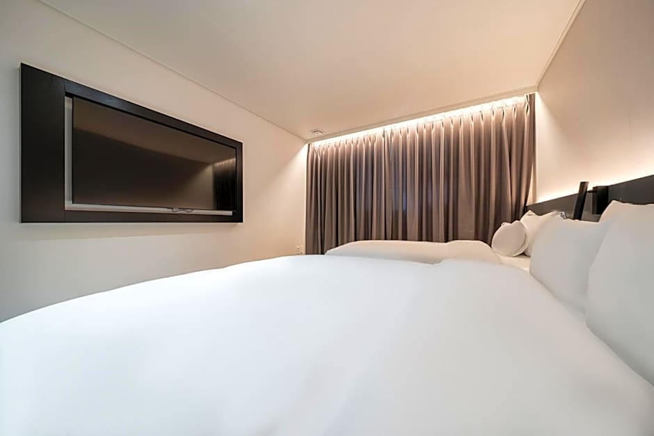 Hound Hotel Mokpo Peace Plaza