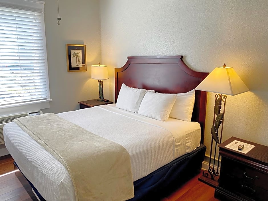 Crystal Bay Historic Hotel
