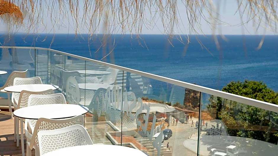 Carvi Beach Hotel
