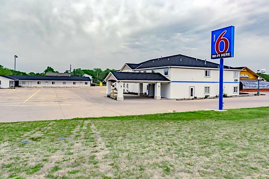 Motel 6-Augusta, KS