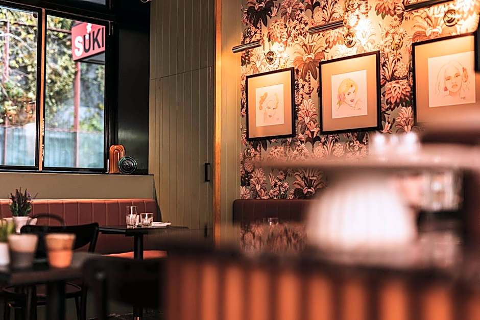 The Sarah by Urban Rest