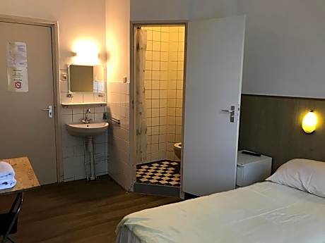 Twin Room with Private Bathroom