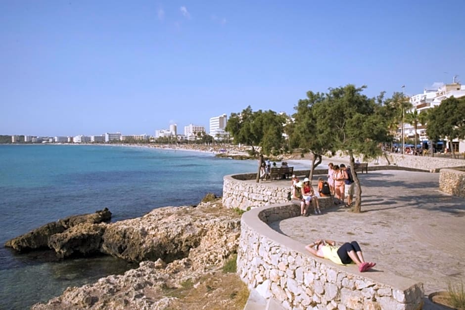 Caprice Isabel Aparthotel