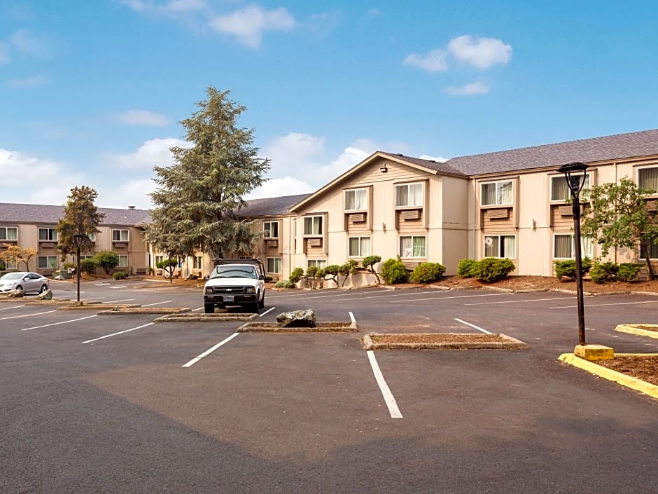 Red Lion Inn & Suites Grants Pass