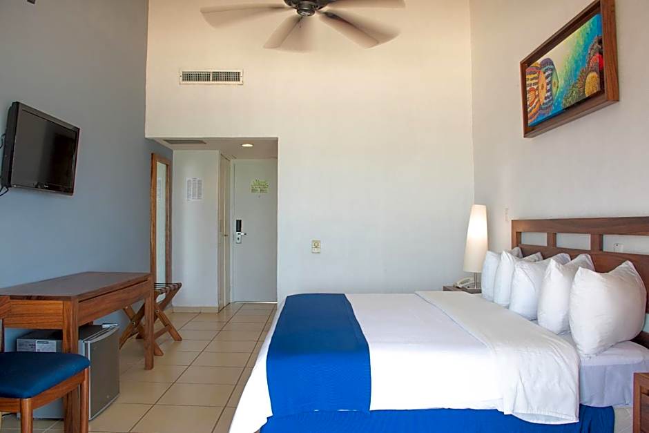 Grand Decameron Complex Bucerias, A Trademark All-Inclusive Resort