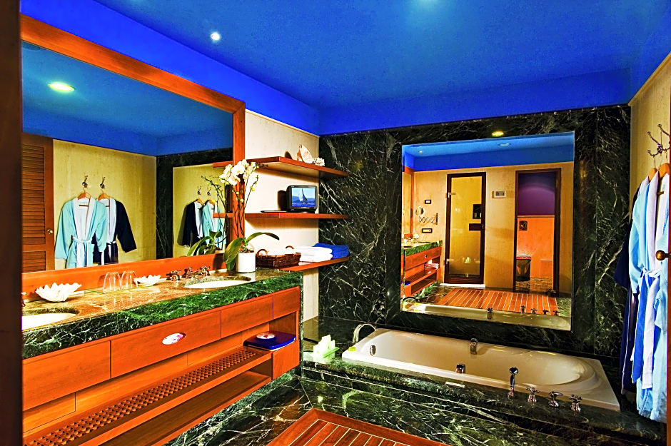 Elounda Beach Hotel & Villas, a Member of the Leading Hotels of the Wo