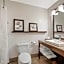 Country Inn & Suites by Radisson, West Bend, WI