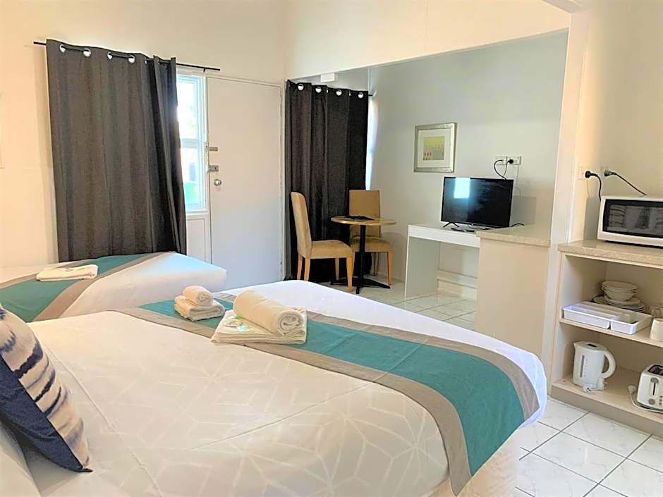 Aqua Blue Motel