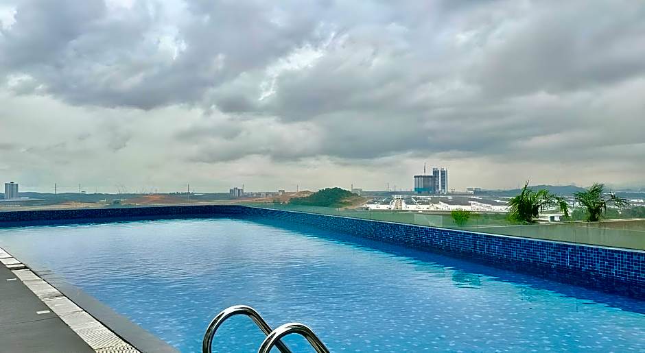 D'Pristine Suites at Medini