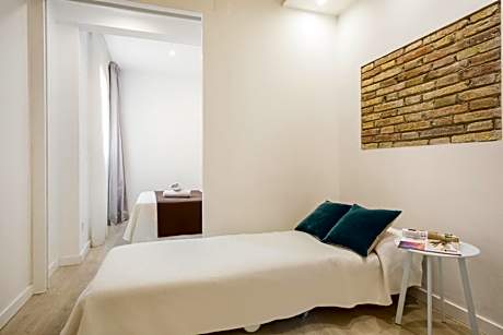 Apartment (3 Adults)