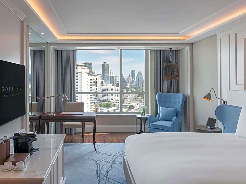 Photo 1 of 4 of Magnifique 1 King Bed