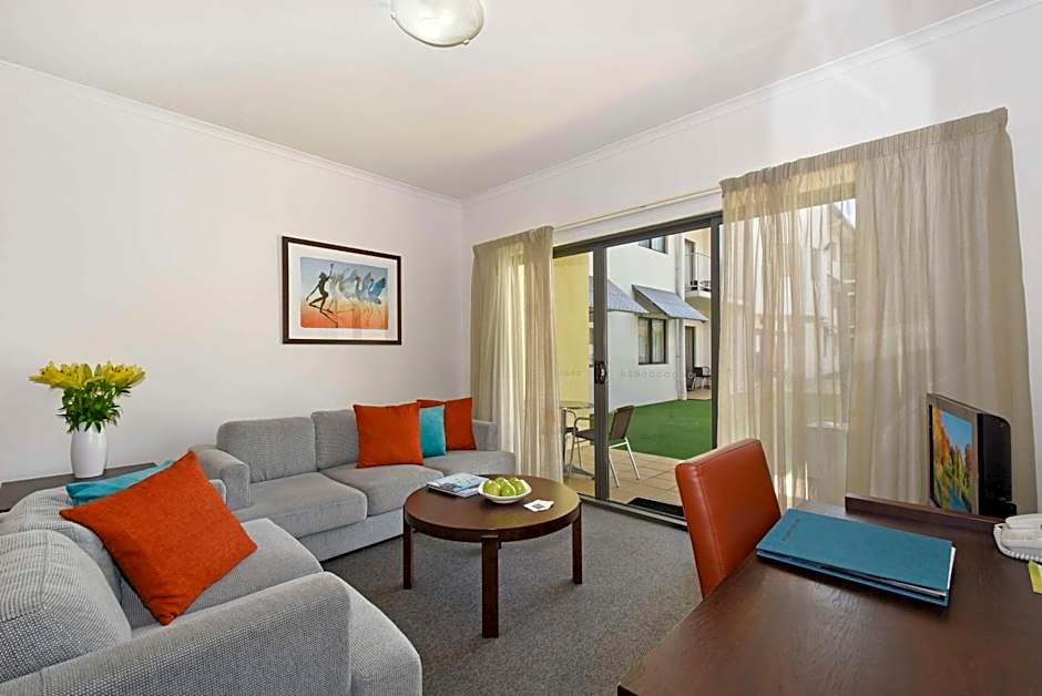 Metro Advance Apartments & Hotel