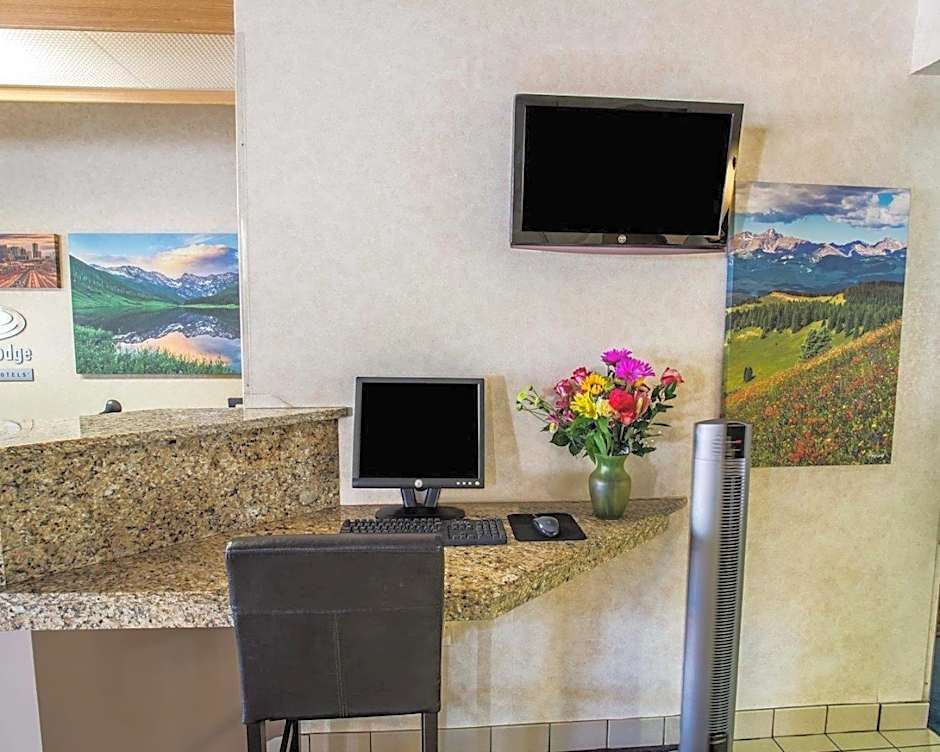Econo Lodge Denver International Airport