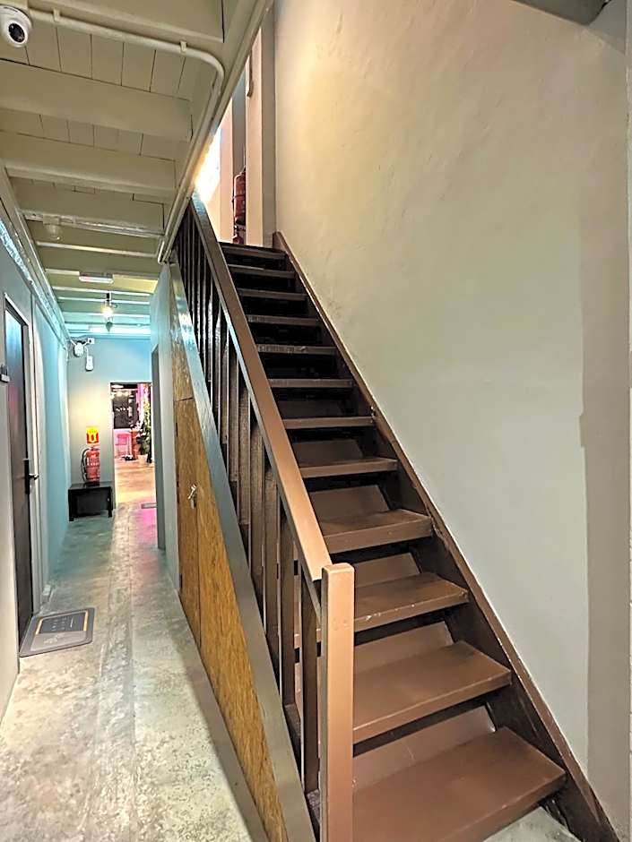 Swing & Pillows @ Beach Street