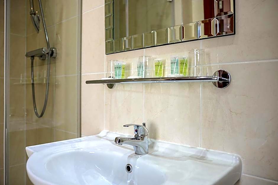 Tanes Hotel