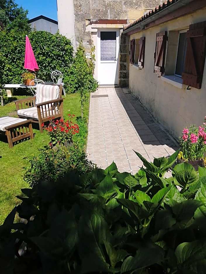 Chambres et Gîte Peyroutas "Amélie" à Vignonet St Emilion