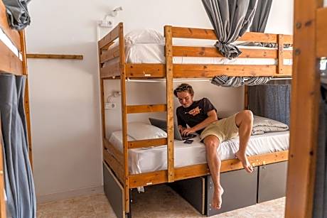 Bunk Bed in Mixed Dormitory Room