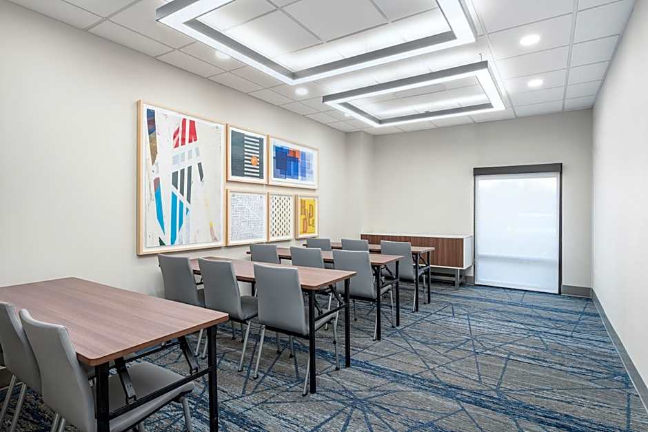 Holiday Inn Express Atlanta West - Theme Park By IHG