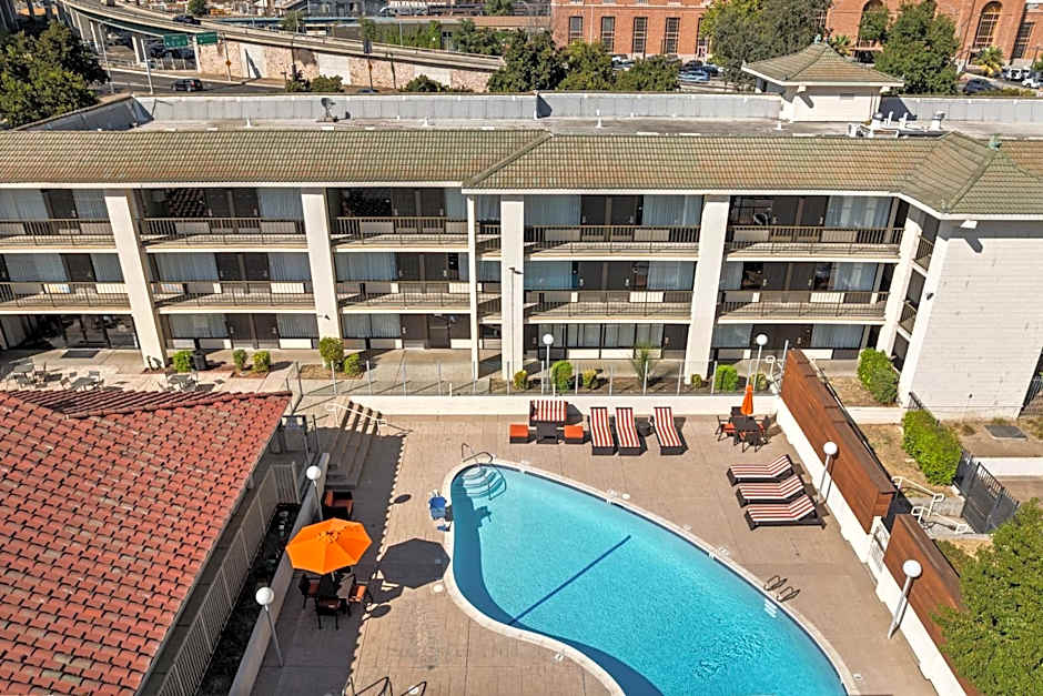 Vagabond Inn Executive Old Town