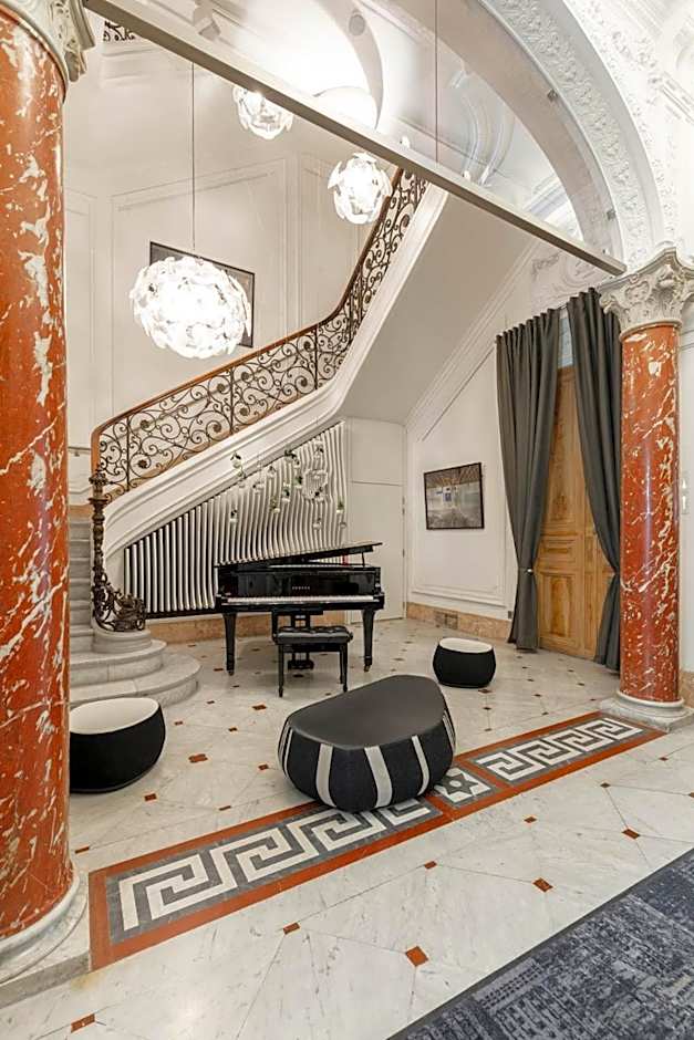 Hotel C2